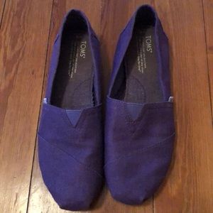 Toms Excellent Condition Purple slip ins